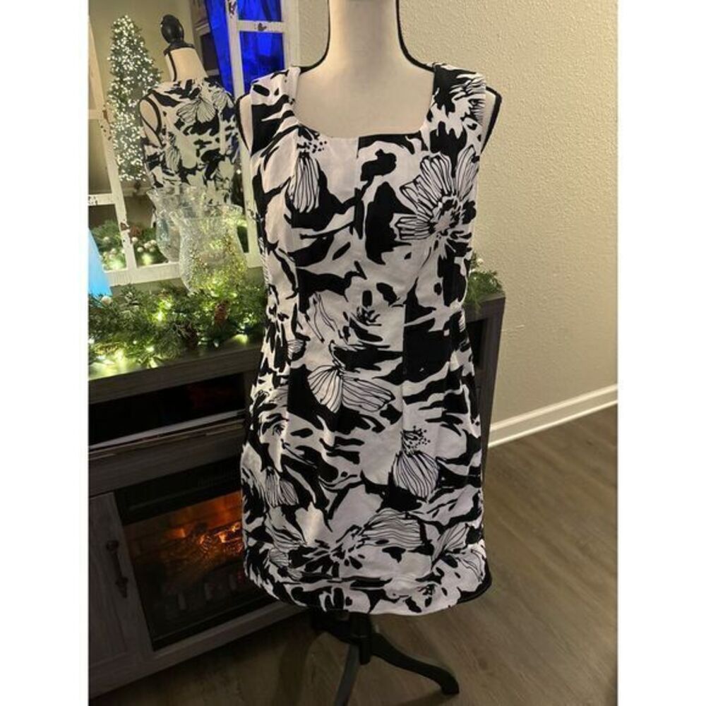 Peter Nygard women's‎ dress size 10 floral black white